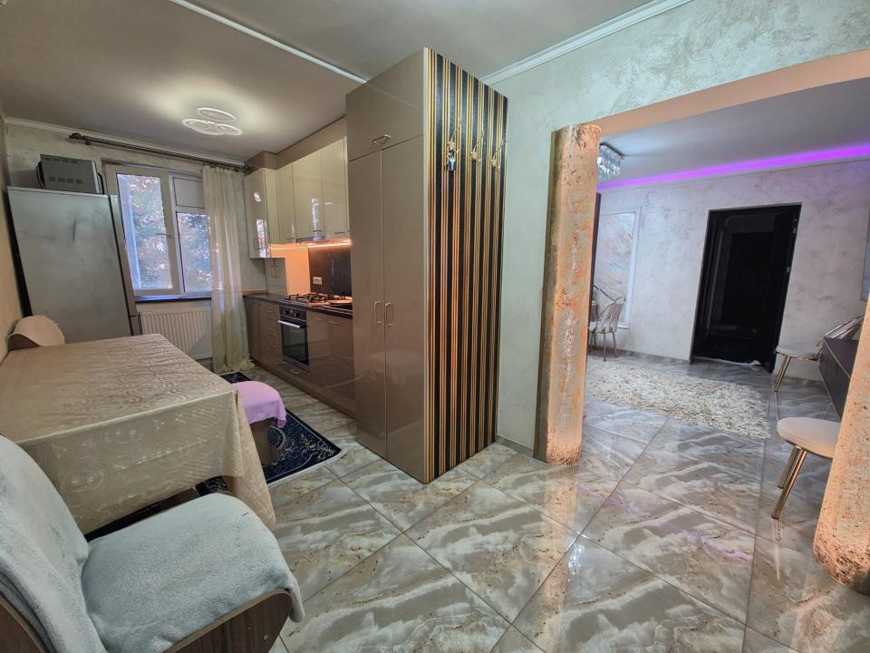 Tomis Nord Cambrige School apartament 4 camere renovat integral loc parcare