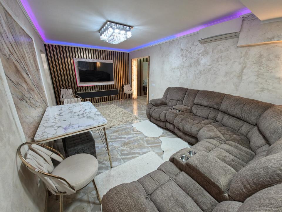Tomis Nord Cambrige School apartament 4 camere renovat integral loc parcare