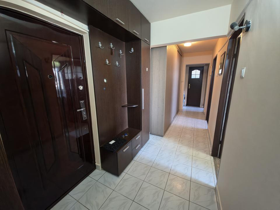 Tomis 3 apartament 3 camere decomandat Bd. Tomis
