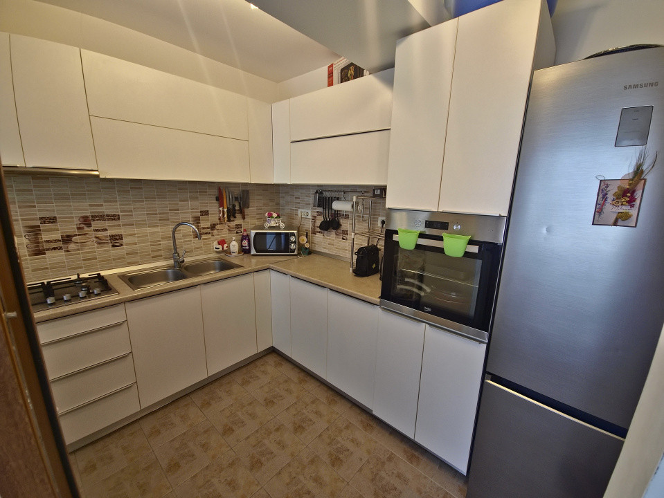 Compozitorilor apartament 3 camere Decomandat suprafata totala de 114 mp