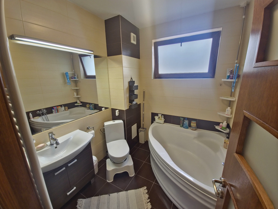 Compozitorilor apartament 3 camere Decomandat suprafata totala de 114 mp