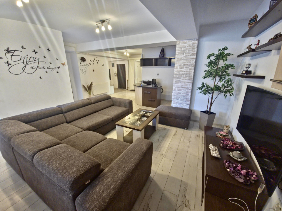 Compozitorilor apartament 3 camere Decomandat suprafata totala de 114 mp