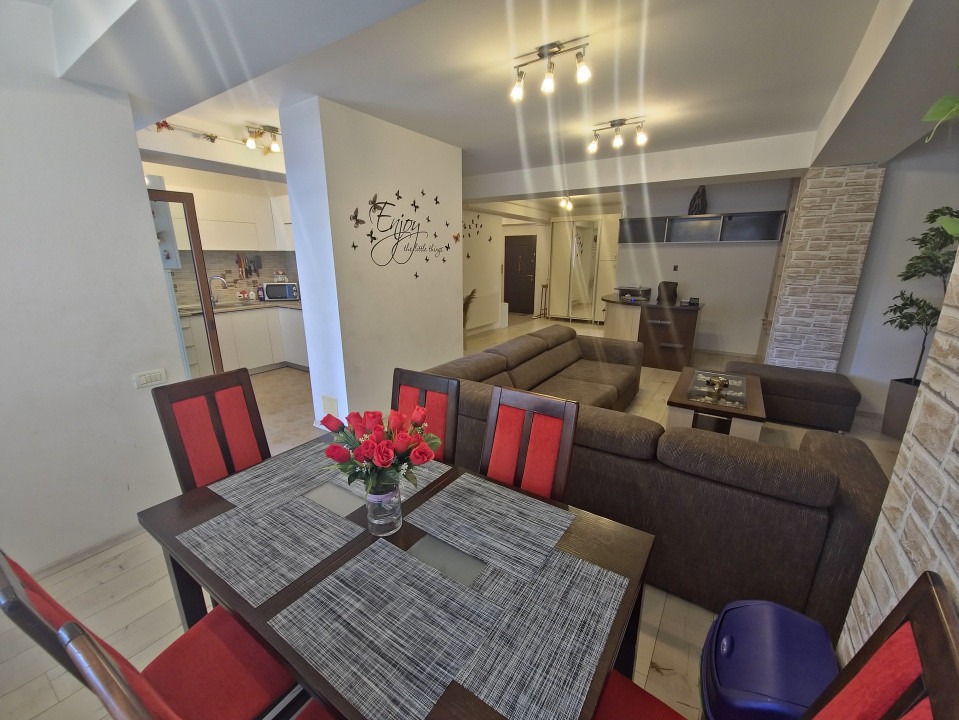 Compozitorilor apartament 3 camere Decomandat suprafata totala de 114 mp