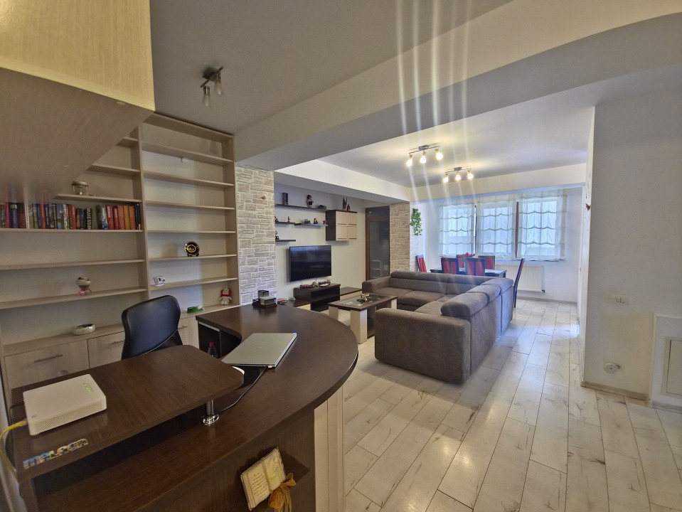 Compozitorilor apartament 3 camere Decomandat suprafata totala de 114 mp