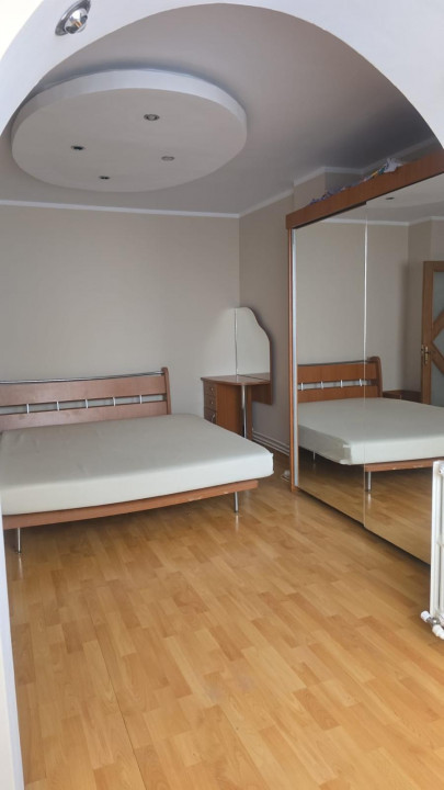 Gara aparatament 3 camere decomandat