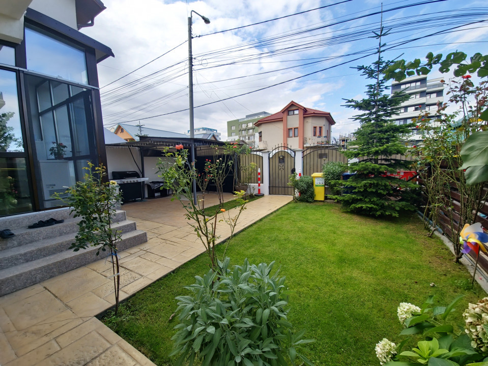 Mamia Nord Vila moderna  4 camere gradina si foisor