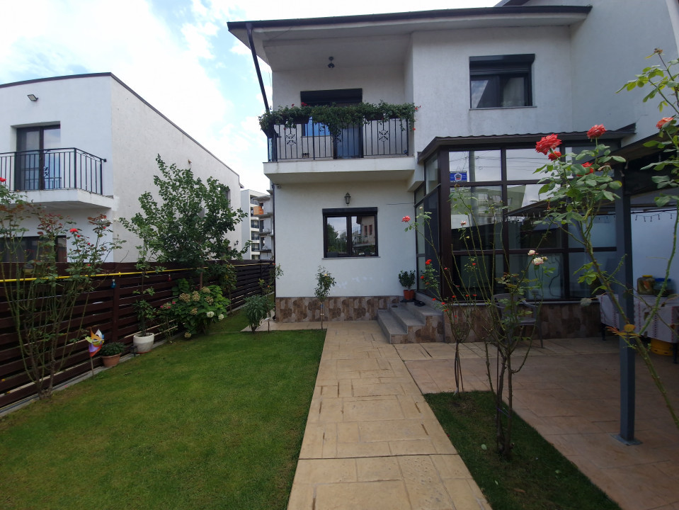 Mamia Nord Vila moderna  4 camere gradina si foisor