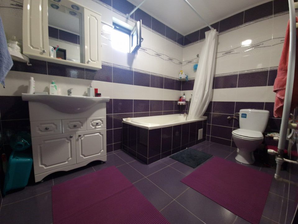 Mamia Nord Vila moderna  4 camere gradina si foisor