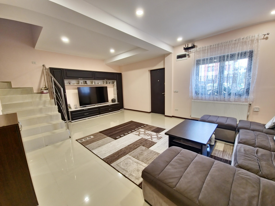 Mamia Nord Vila moderna  4 camere gradina si foisor