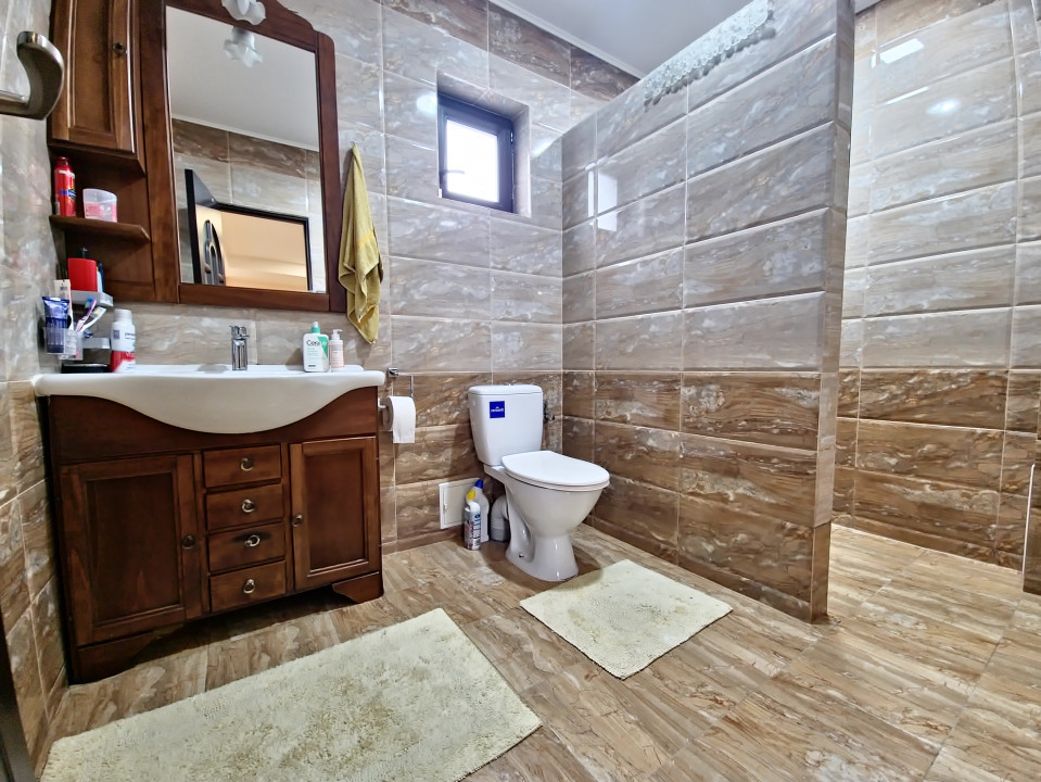 Mamia Nord Vila moderna  4 camere gradina si foisor