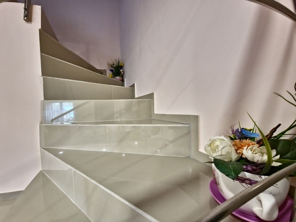 Mamia Nord Vila moderna  4 camere gradina si foisor