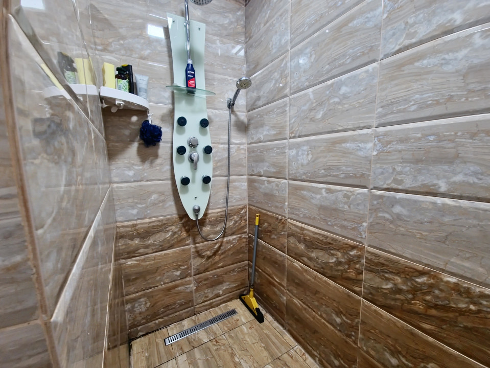 Mamia Nord Vila moderna  4 camere gradina si foisor