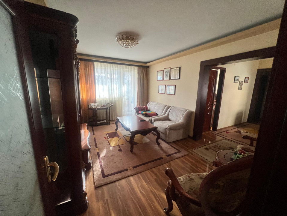 Tomis Nord zona restaurant Rustic apartament 4 camere semidecomandat termen lung