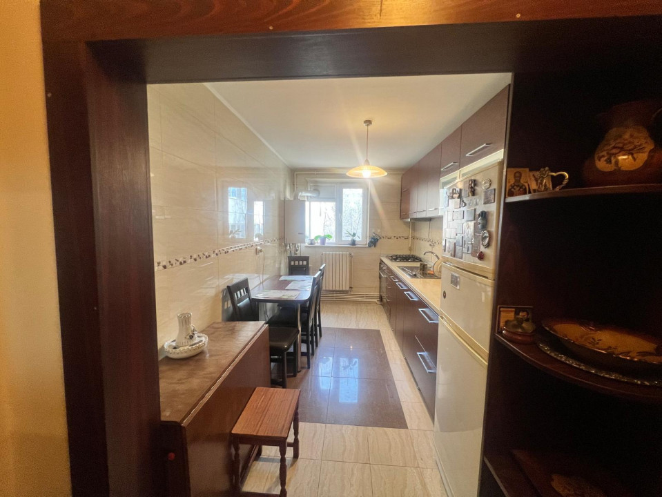 Tomis Nord zona restaurant Rustic apartament 4 camere semidecomandat termen lung