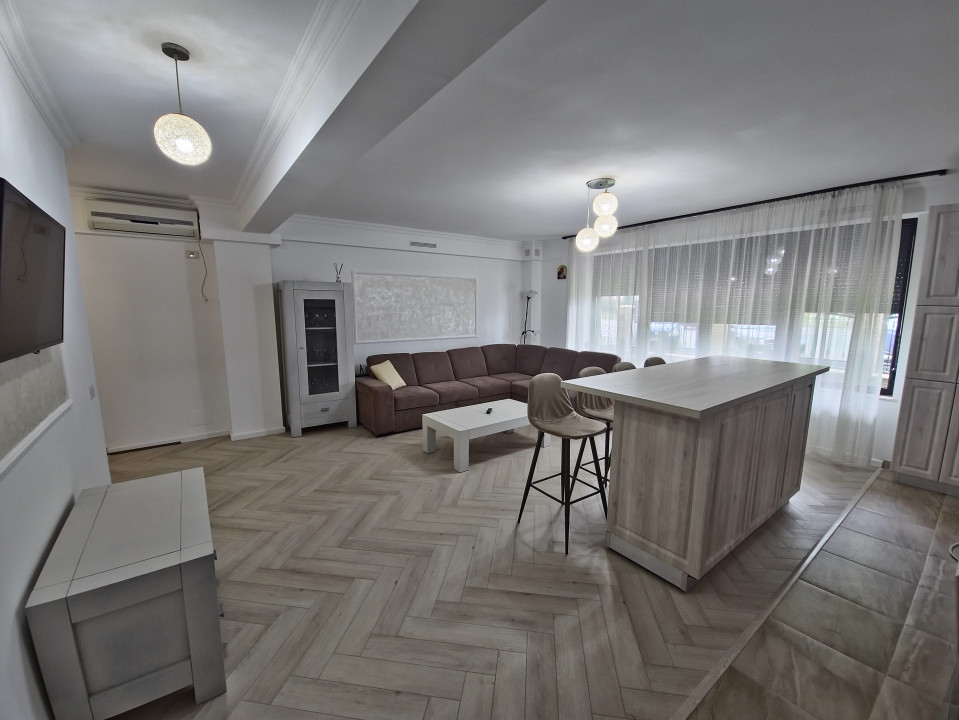 Mamaia Central 3 camere spatios Termen lung