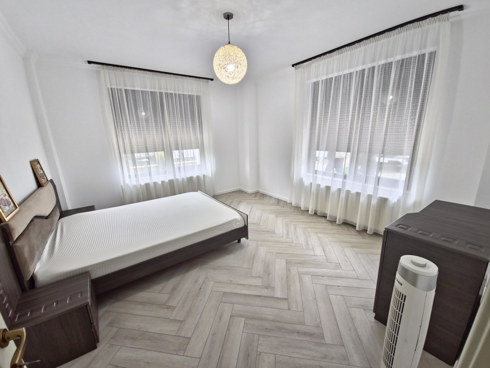 Mamaia Central 3 camere spatios Termen lung