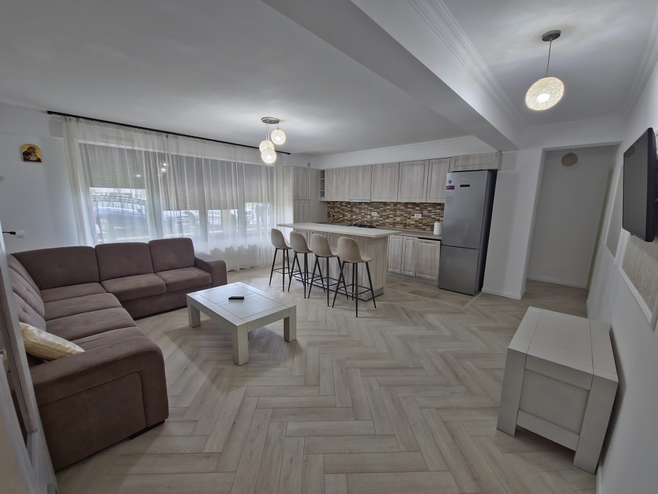 Mamaia Central 3 camere spatios Termen lung