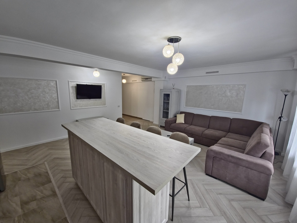 Mamaia Central 3 camere spatios Termen lung