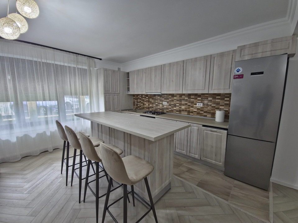 Mamaia Central 3 camere spatios Termen lung