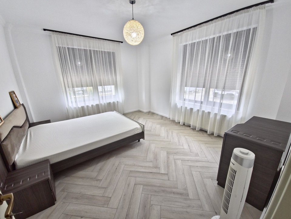 Mamaia Central 3 camere spatios Termen lung