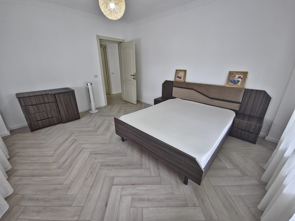 Mamaia Central 3 camere spatios Termen lung