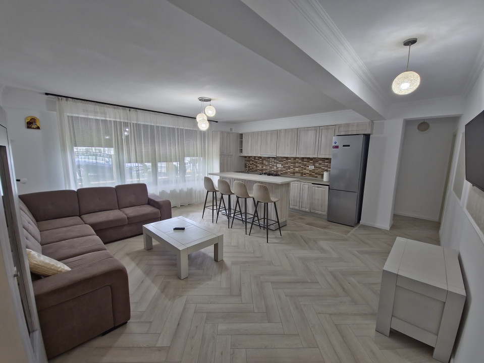 Mamaia Central 3 camere spatios Termen lung