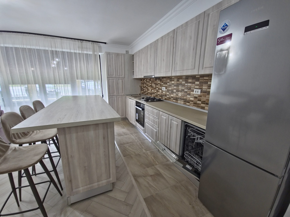 Mamaia Central 3 camere spatios Termen lung