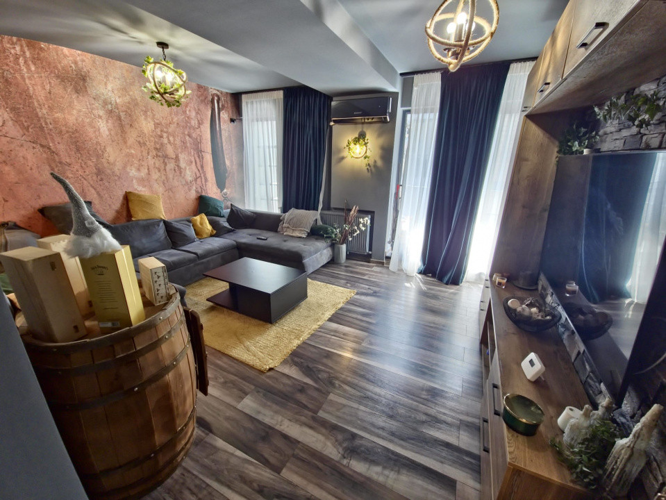 Compozitorilor apartament  2 camere primitoare,decomandat, cu loc de parcare