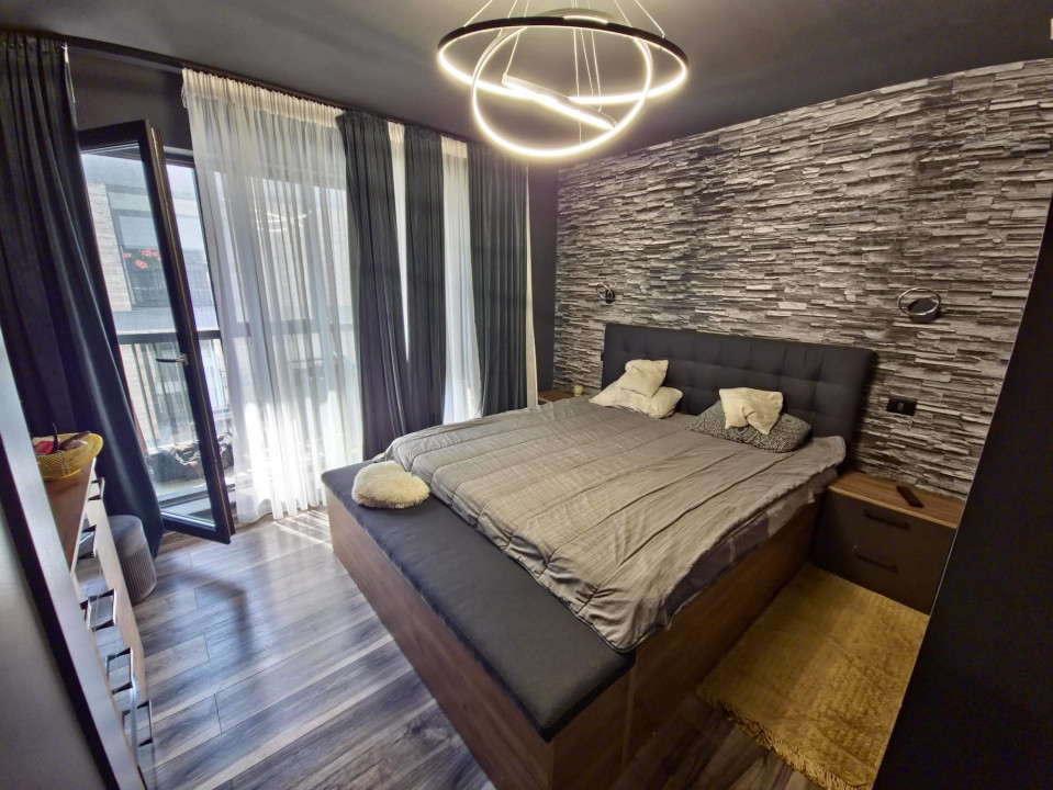 Compozitorilor apartament  2 camere primitoare,decomandat, cu loc de parcare