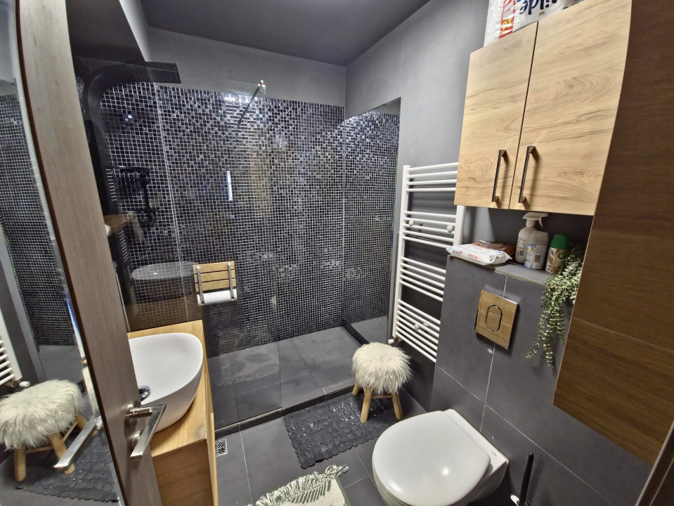 Compozitorilor apartament  2 camere primitoare,decomandat, cu loc de parcare