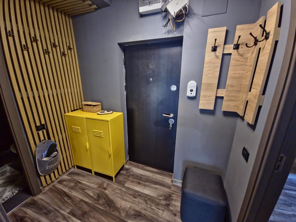 Compozitorilor apartament  2 camere primitoare,decomandat, cu loc de parcare