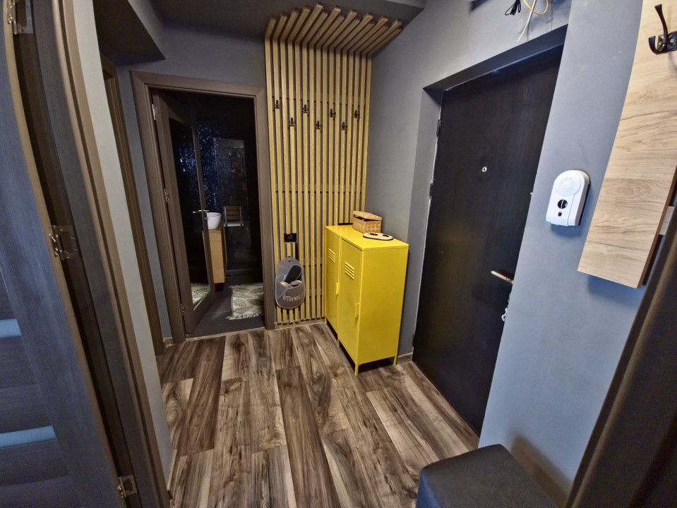 Compozitorilor apartament  2 camere primitoare,decomandat, cu loc de parcare
