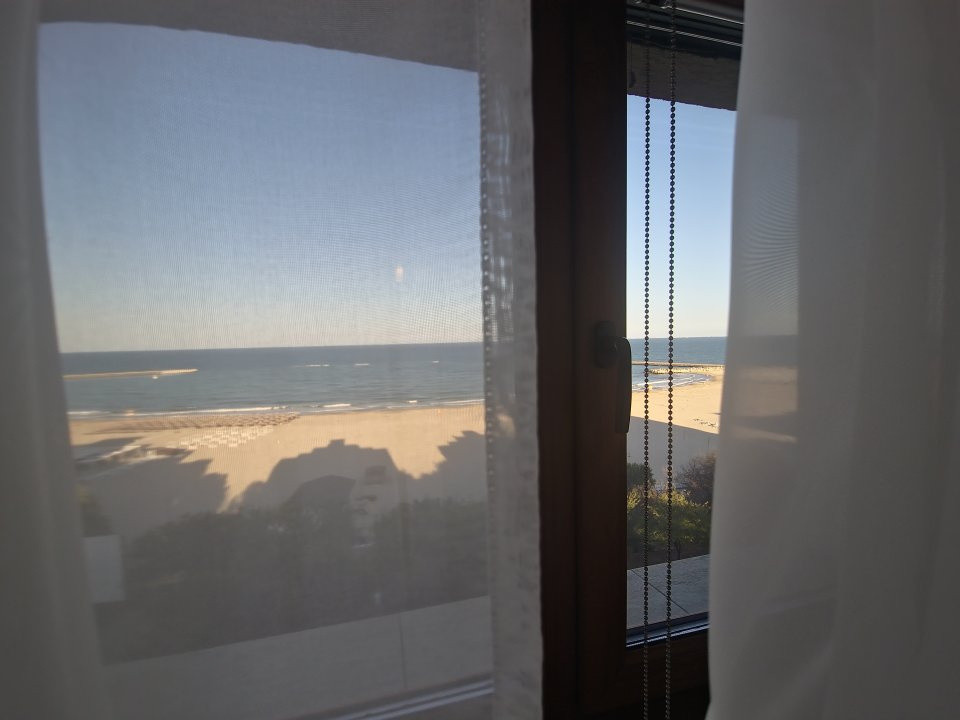 Vedere la mare Faleza Nord 3 camere loc de parcare termen lung disponibil cu 1 