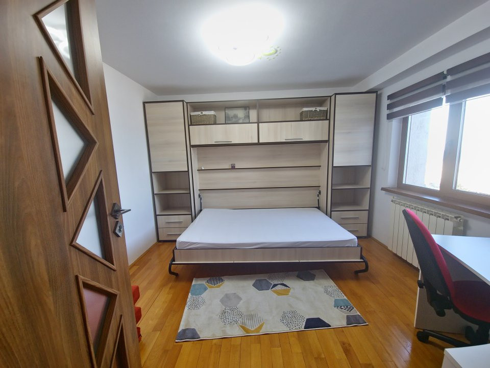 Vedere la mare Faleza Nord 3 camere loc de parcare termen lung disponibil cu 1 