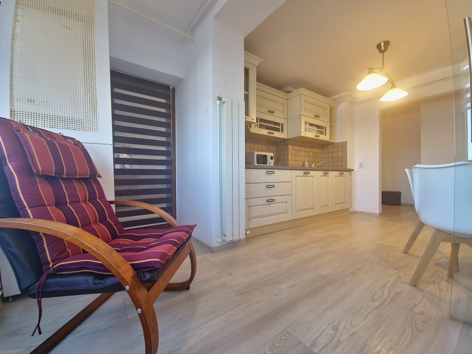 Vedere la mare Faleza Nord 3 camere loc de parcare termen lung disponibil cu 1 