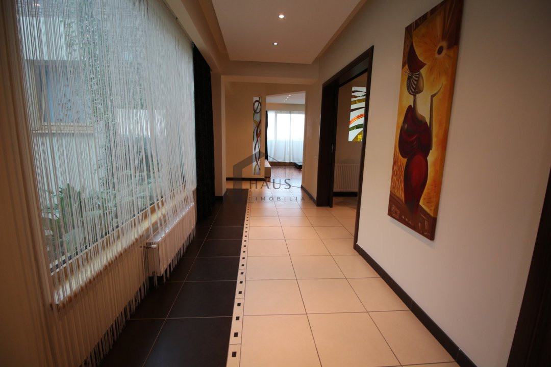 Apartament 3 camere 2 bai lux parcare subterana termen lung zona KM 5