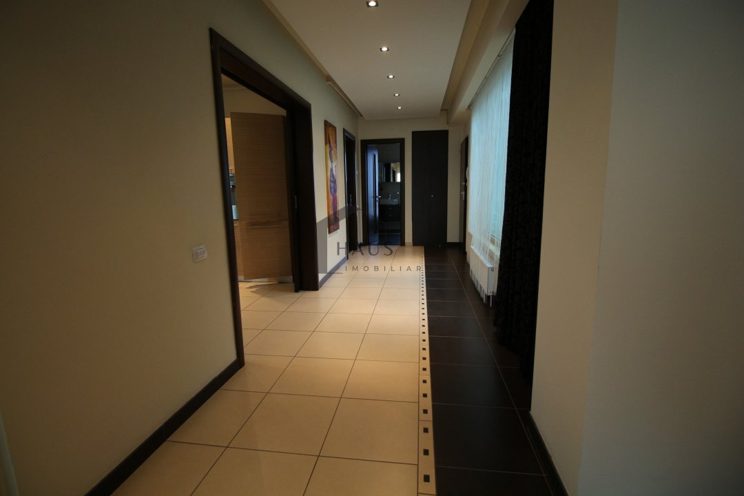 Apartament 3 camere 2 bai lux parcare subterana termen lung zona KM 5