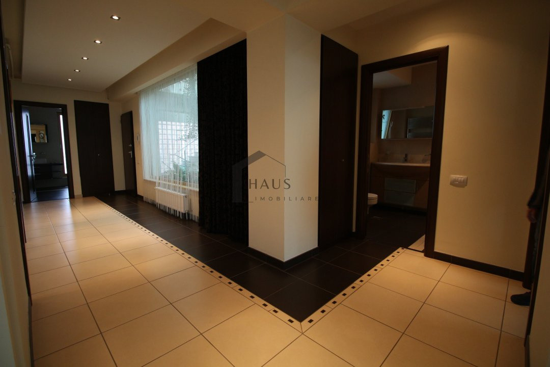 Apartament 3 camere 2 bai lux parcare subterana termen lung zona KM 5