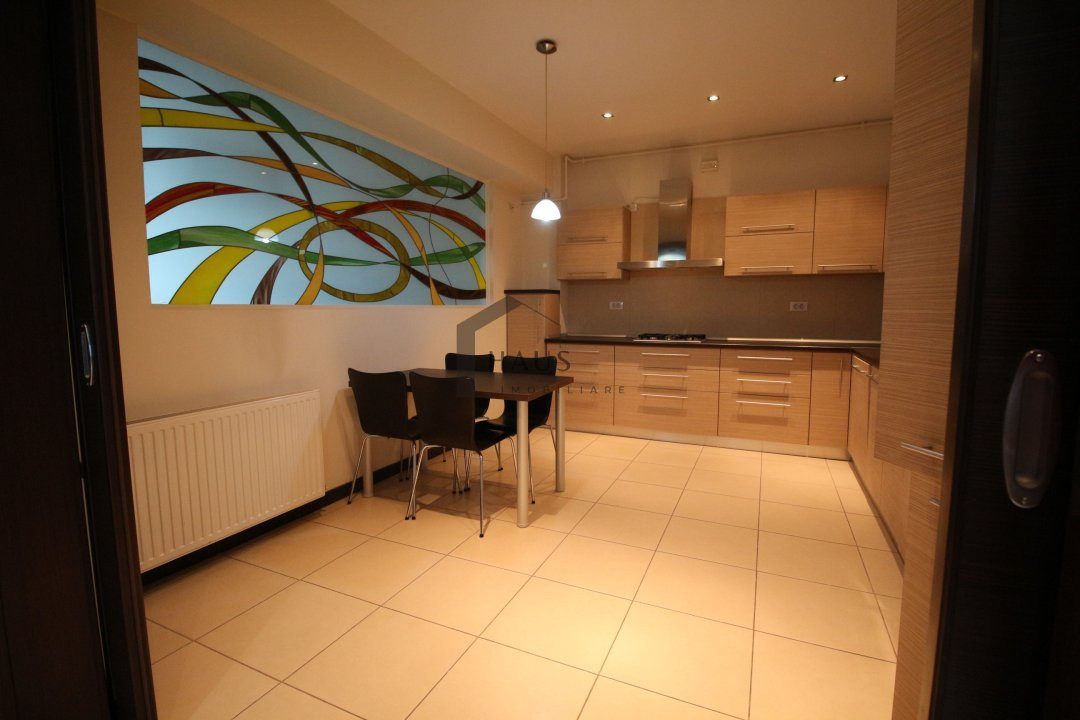 Apartament 3 camere 2 bai lux parcare subterana termen lung zona KM 5