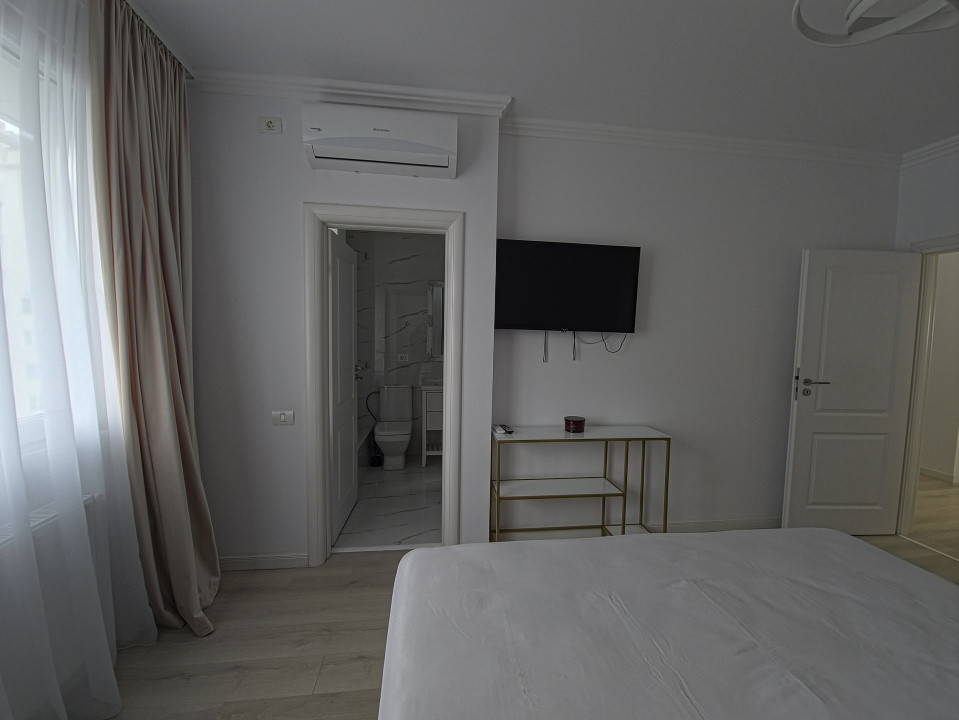 FALEZA NORD 4 CAMERE VEDERE LA MARE TERMEN LUNG MOBILAT UTILAT LUX 