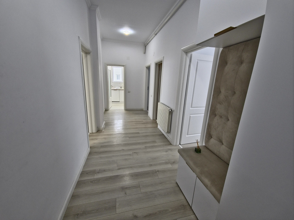 FALEZA NORD 4 CAMERE VEDERE LA MARE TERMEN LUNG MOBILAT UTILAT LUX 