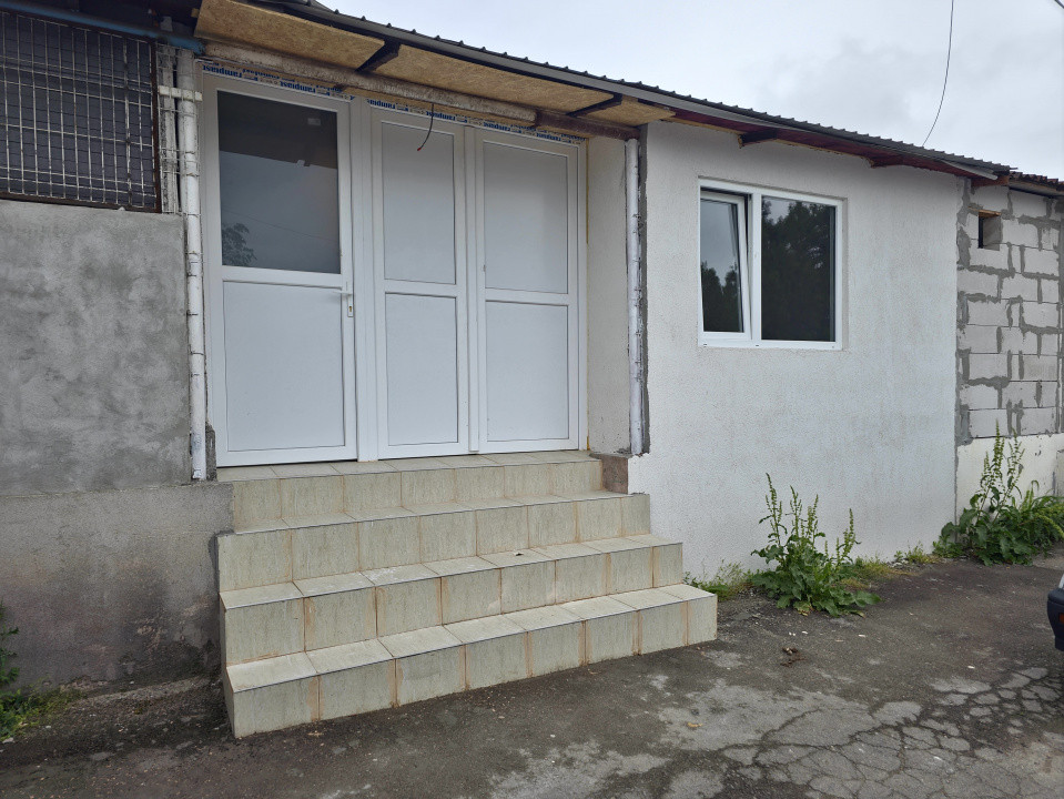 Hala 145 mp si spatiu de birouri Interioară 3 nr 1 2 intrări renovată