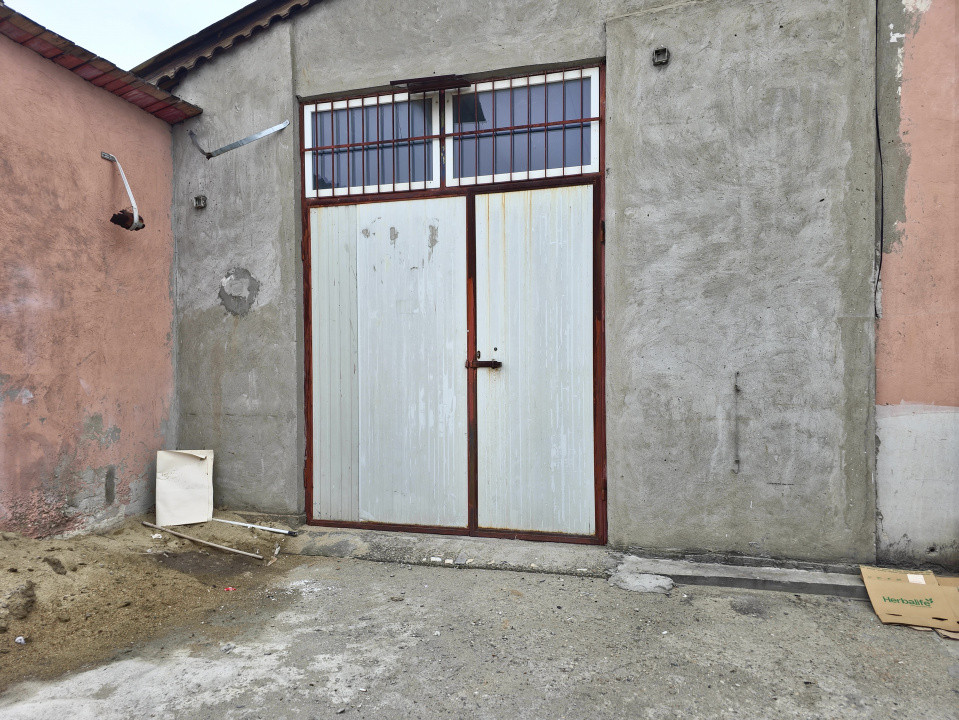 Hala 145 mp si spatiu de birouri Interioară 3 nr 1 2 intrări renovată