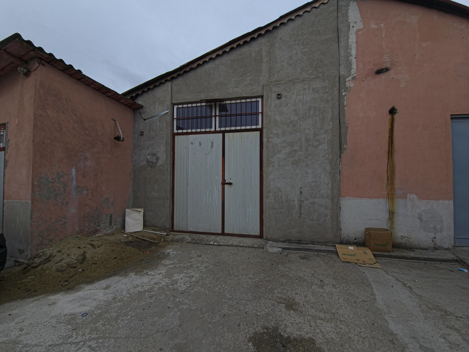 Hala 145 mp si spatiu de birouri Interioară 3 nr 1 2 intrări renovată