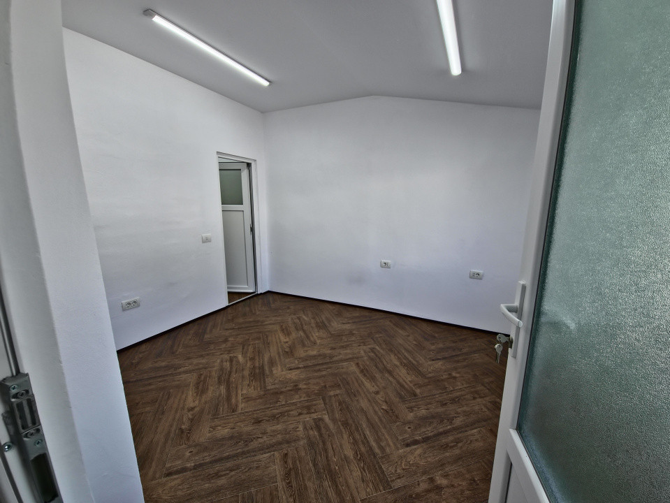 Hala 145 mp si spatiu de birouri Interioară 3 nr 1 2 intrări renovată