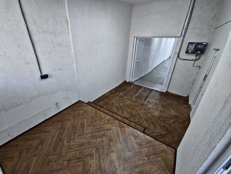 Hala 145 mp si spatiu de birouri Interioară 3 nr 1 2 intrări renovată