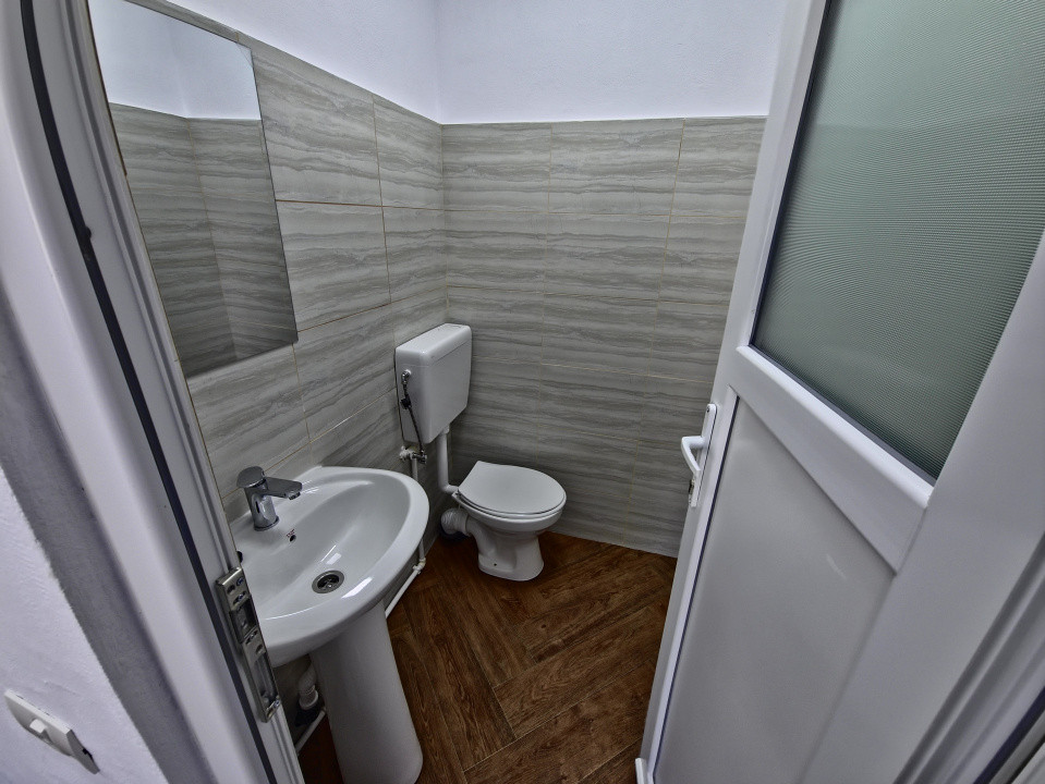 Hala 145 mp si spatiu de birouri Interioară 3 nr 1 2 intrări renovată