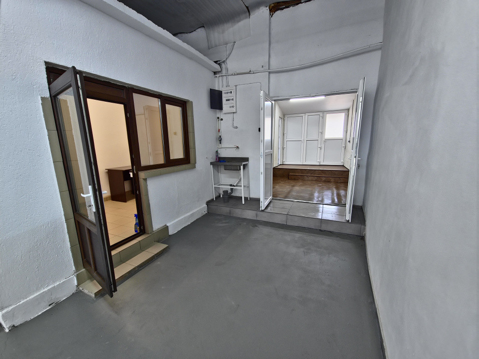 Hala 145 mp si spatiu de birouri Interioară 3 nr 1 2 intrări renovată