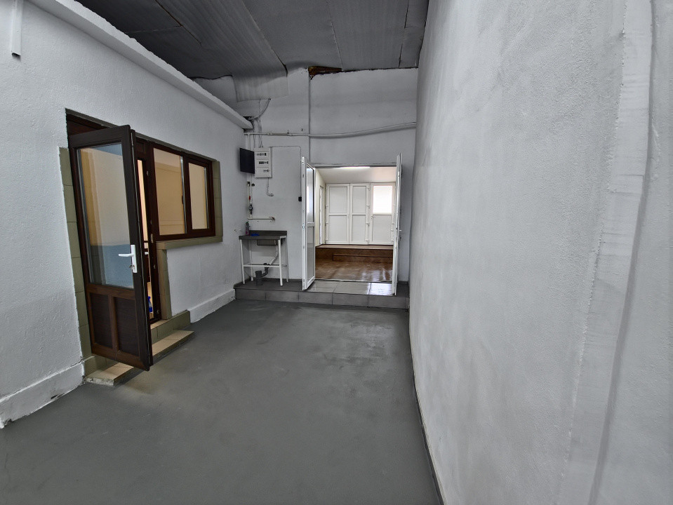 Hala 145 mp si spatiu de birouri Interioară 3 nr 1 2 intrări renovată
